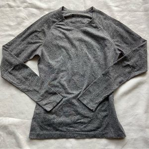 FIGS Seamless Underscrub Long Sleeve Tshirt